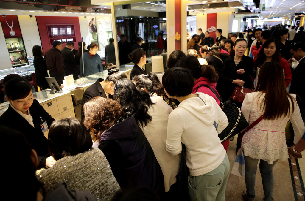 組圖：各地搶金潮持續(xù)金店被“洗劫一空”
