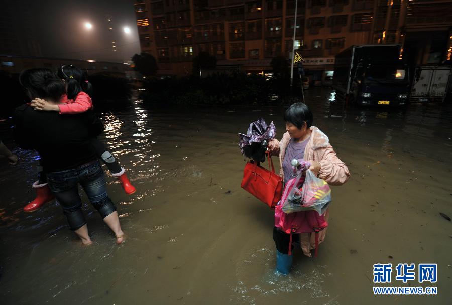 暴雨襲長沙 城區現內澇[組圖]