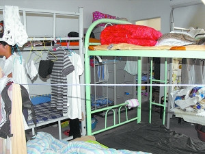 北京東三環80平米兩居室住25人月租金2萬