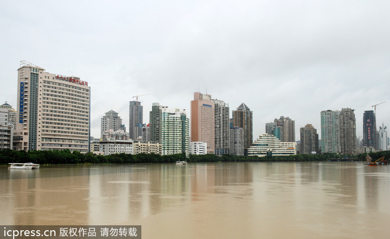 臺(tái)風(fēng)西馬侖登陸 廈門(mén)一夜間變澤國(guó)