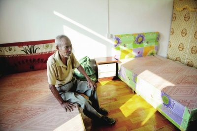 殘疾老人遭養(yǎng)老院棄兩回 流浪32年
