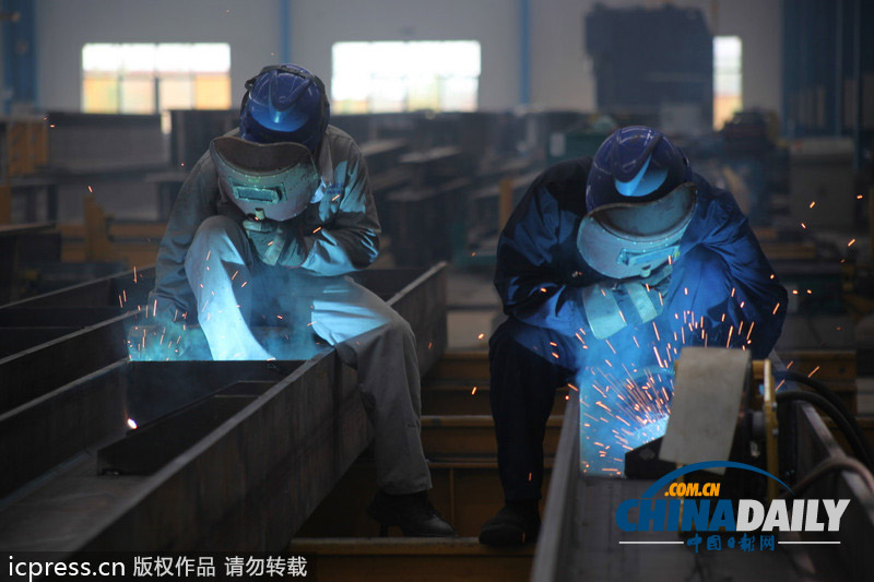 屌絲移民之路：濟(jì)南百余農(nóng)民憑電焊手藝變身“澳洲藍(lán)領(lǐng)”拿綠卡