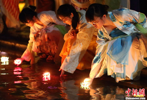 組圖：各地少女身著漢服還原古代“七夕現場”