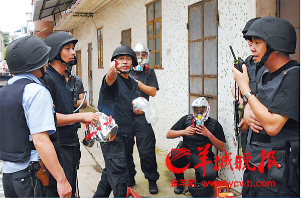 男子吸毒生幻覺(jué)拿獵槍射傷老婆警方出動(dòng)百人拿下