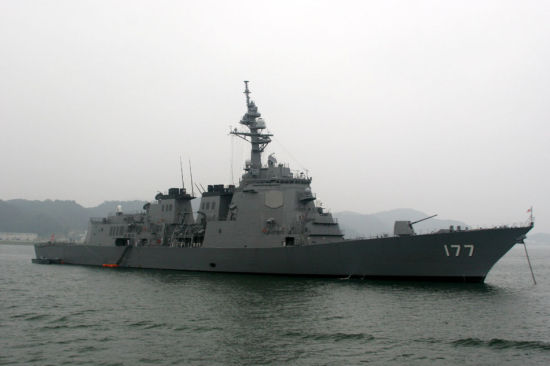 日本艦船向東海中間線集結(jié) 或挑釁遼寧艦編隊(duì)