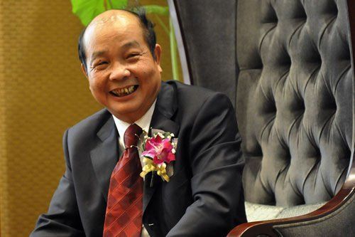 深圳落馬副市長在母親靈柩前下跪:來世再報