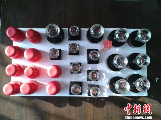 男子為圖方便隨身帶27枚假印章辦業(yè)務(wù)