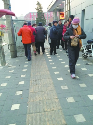 群租房泛濫：“晚上睡覺得把錢財系身上”
