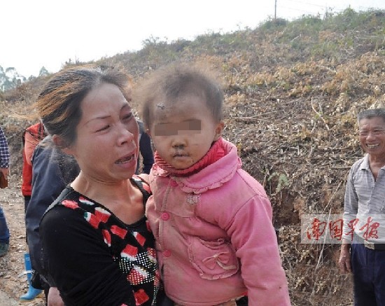 1歲女嬰離奇失蹤后山上找到 滴水未進存活兩天