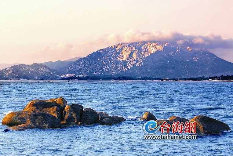 鼓浪嶼上空現(xiàn)海市蜃樓 專家：疑是平流霧造成錯覺