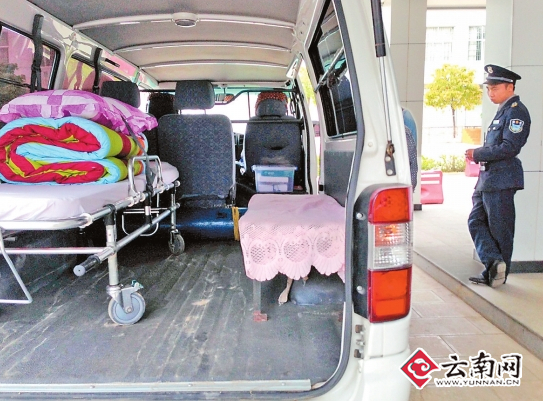 昆明山寨救護(hù)車泛濫 各大醫(yī)院病房發(fā)卡攬客