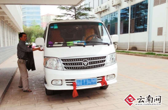 昆明山寨救護車泛濫 各大醫(yī)院病房發(fā)卡攬客