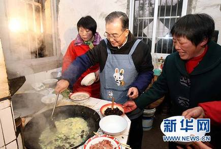 溫家寶在大別山革命老區(qū)與干部群眾共度春節(jié)紀實