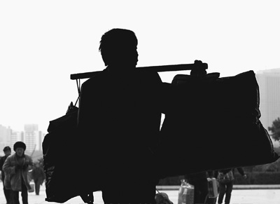 政協(xié)委員建言新生代農(nóng)民工市民化：明確政治定位