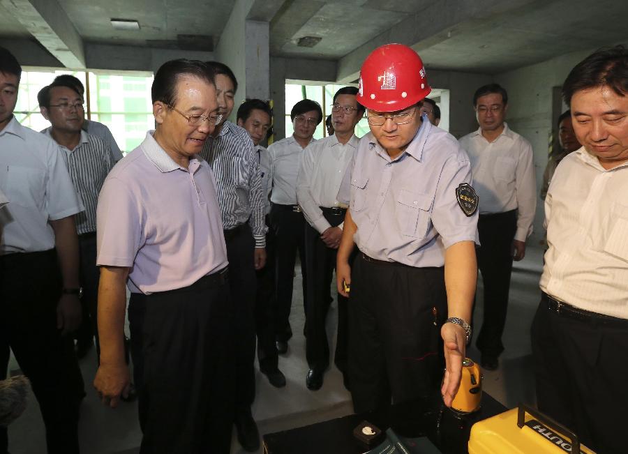 溫家寶:投入市場、群眾滿意是衡量保障性安居工程進展好壞最重要的標準