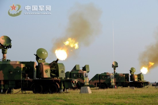 超震撼!國產(chǎn)高炮擊毀低空來襲目標(biāo)瞬間