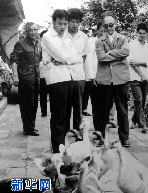 “求真務(wù)實(shí) 盡責(zé)奉獻(xiàn)”——記中共中央政治局常委王岐山