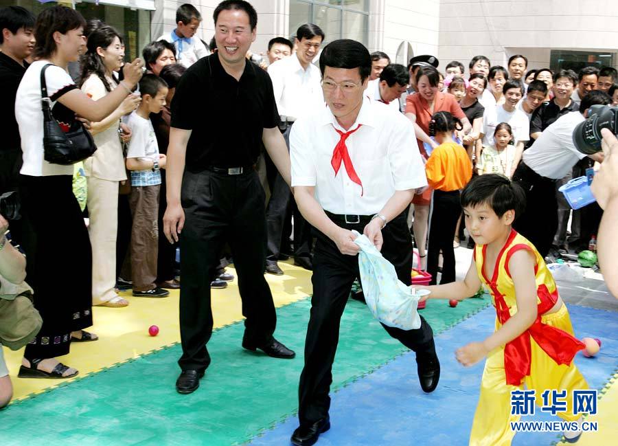 “為民、務實、清廉”——記中共中央政治局常委張高麗
