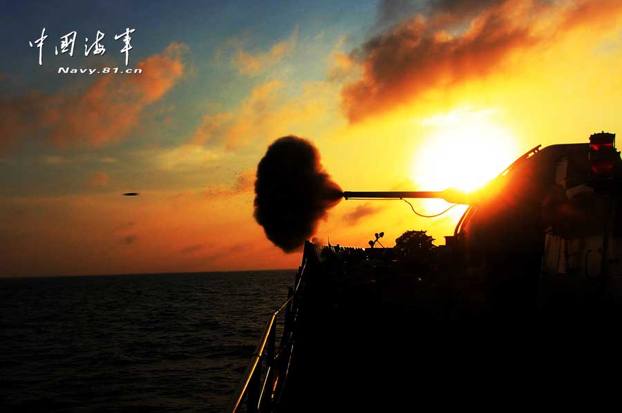 高清：中國海軍亮劍南海 各式武器開火猛攻