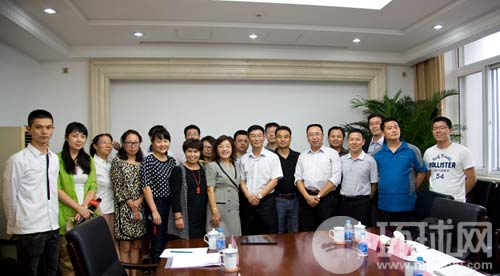 網(wǎng)民代表:社會(huì)各界應(yīng)聯(lián)手出擊 共同打擊網(wǎng)絡(luò)謠言