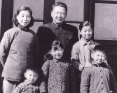 習仲勛家風嚴到“不近人情”：教女兒“夾著尾巴做人”