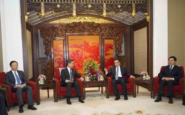 李克強會見香港特區行政長官梁振英