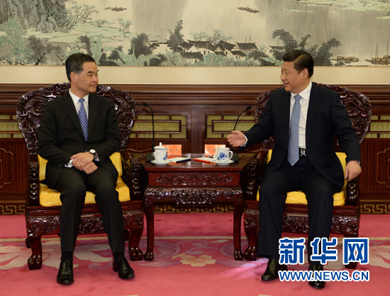習(xí)近平會(huì)見梁振英、崔世安