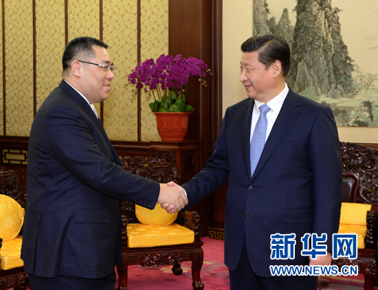 習(xí)近平會(huì)見梁振英、崔世安