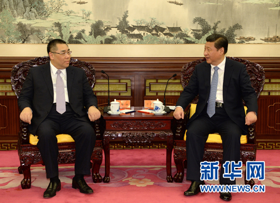 習(xí)近平會(huì)見梁振英、崔世安
