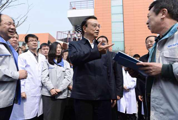 李克強(qiáng)考察沈陽(yáng)企業(yè)：關(guān)心治霾技術(shù) 建議給科技人員股權(quán)