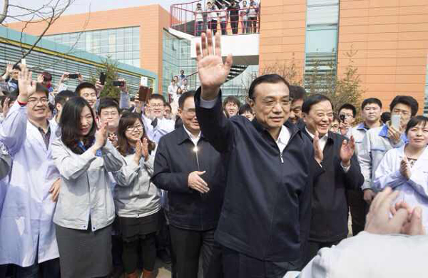 李克強(qiáng)考察沈陽(yáng)企業(yè)：關(guān)心治霾技術(shù) 建議給科技人員股權(quán)
