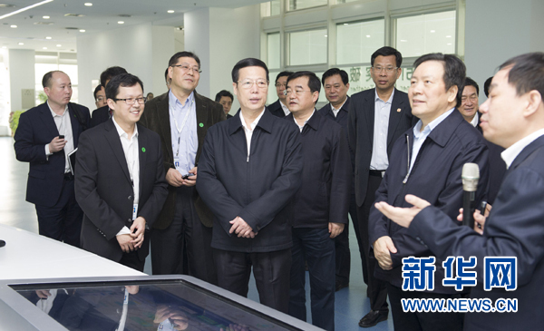 張高麗:堅持穩中求進改革創新 促進經濟持續健康發展