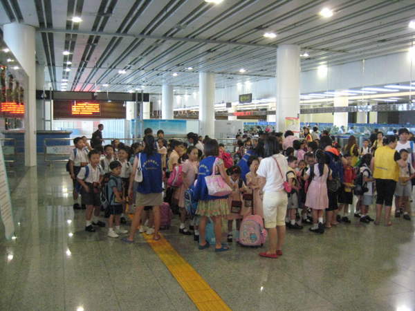 皇崗海關(guān)多項(xiàng)措施保障跨境兒童安全