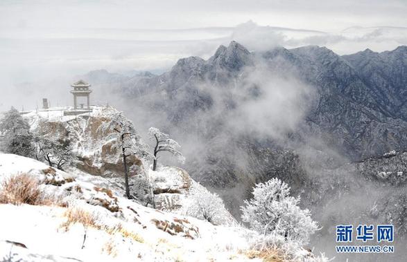 高清：奇險山峰上的絕美雪景