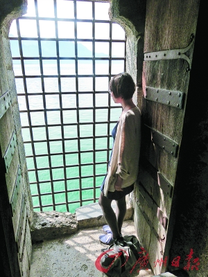 錫雍古堡 聽詩人講故事