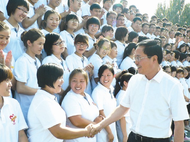2011年大學(xué)生志愿服務(wù)西部計(jì)劃兵團(tuán)服務(wù)團(tuán)出征
