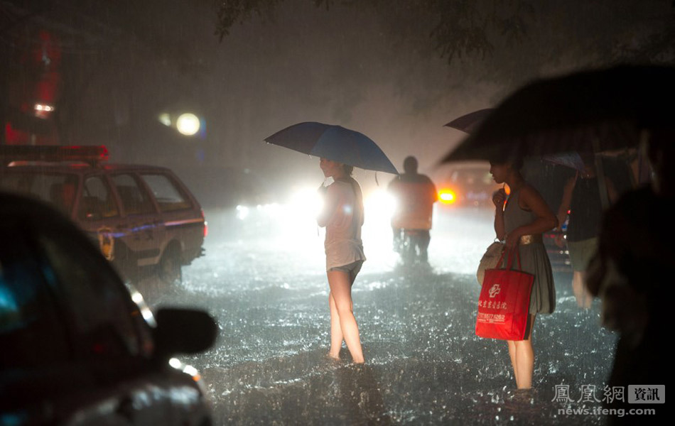 北京暴雨驚人景象