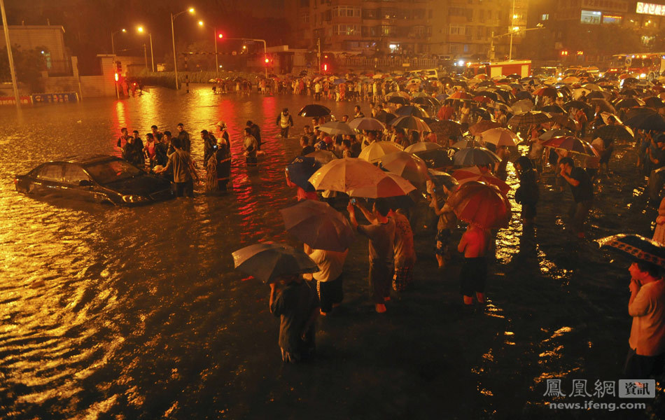 北京暴雨驚人景象