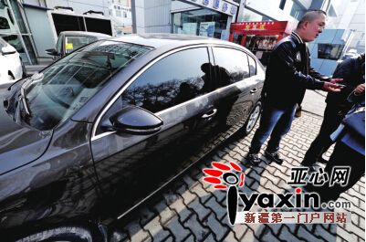 烏魯木齊一市民剛買(mǎi)的新車(chē)噴過(guò)漆 或是事故車(chē)