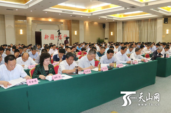 喀什啟動縣處級以上領導干部“三嚴三實”專題教育活動