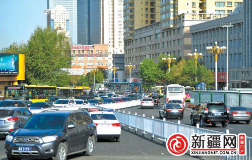 烏魯木齊市北門環島沿線5月11日早高峰提前25分鐘