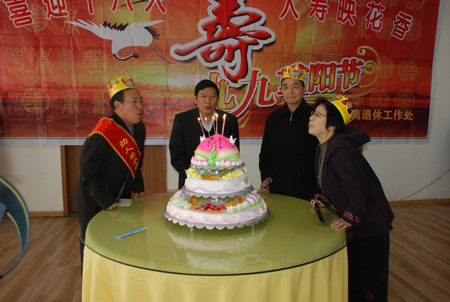 石河子大學(xué)舉行“慶重陽、祝大壽聯(lián)歡會”