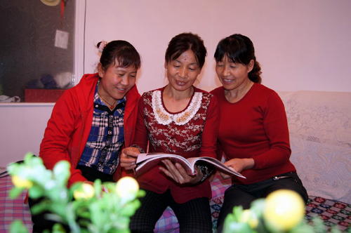 記新疆兵團(tuán)第六師共青團(tuán)農(nóng)場(chǎng)四連計(jì)生宣傳員張玉紅