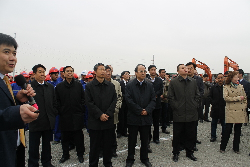 中國石化新疆能源化工有限公司揭牌暨基地項目今日正式啟動