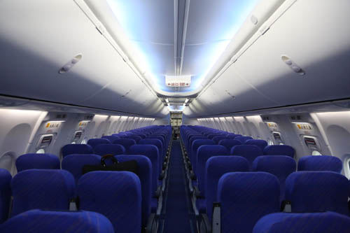 首架新疆屬地執(zhí)管B737-800型飛機(jī)今日抵烏