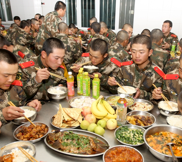 新疆克拉瑪依：“六個(gè)一”愛(ài)暖新兵心