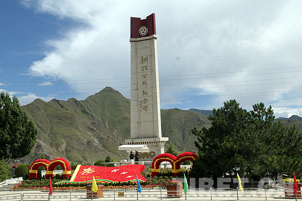 西藏天路見證公路發(fā)展 讓山不再高路不再遠(yuǎn)