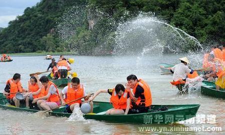 云南:湖光山色美 人在畫中游