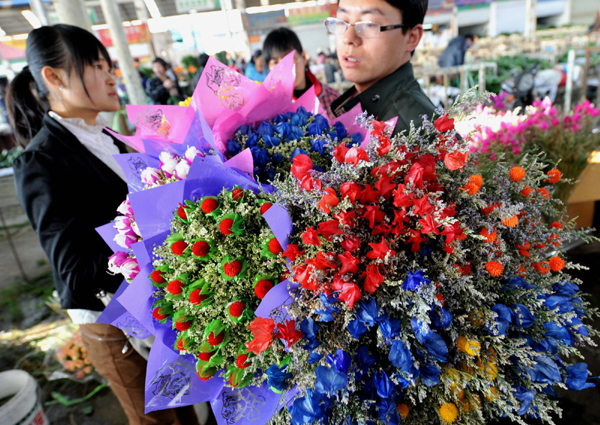 云南花香飄四海 情人節里玫瑰多