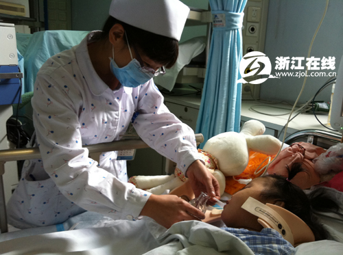 每次進奶量增至30毫升 妞妞進入康復治療階段